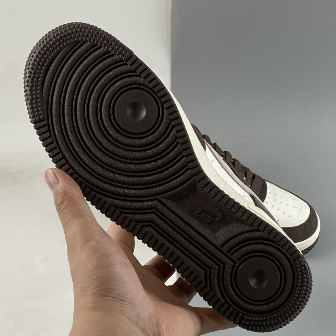 P240 NIKE Air Force 1’07 Low 白摩卡帆皮拼接休闲板鞋 NT9988-818