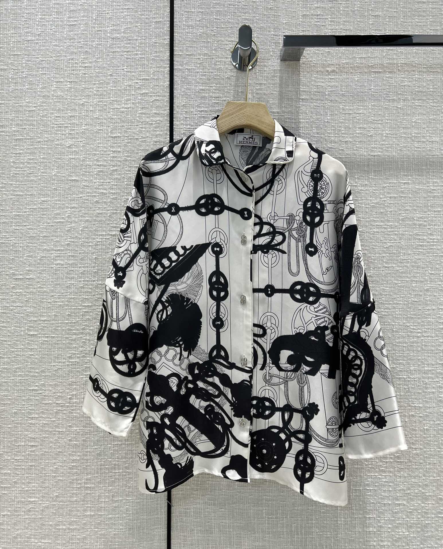 Hermes 7 Star
 Clothing Shirts & Blouses Black White Printing Silk Spring/Summer Collection