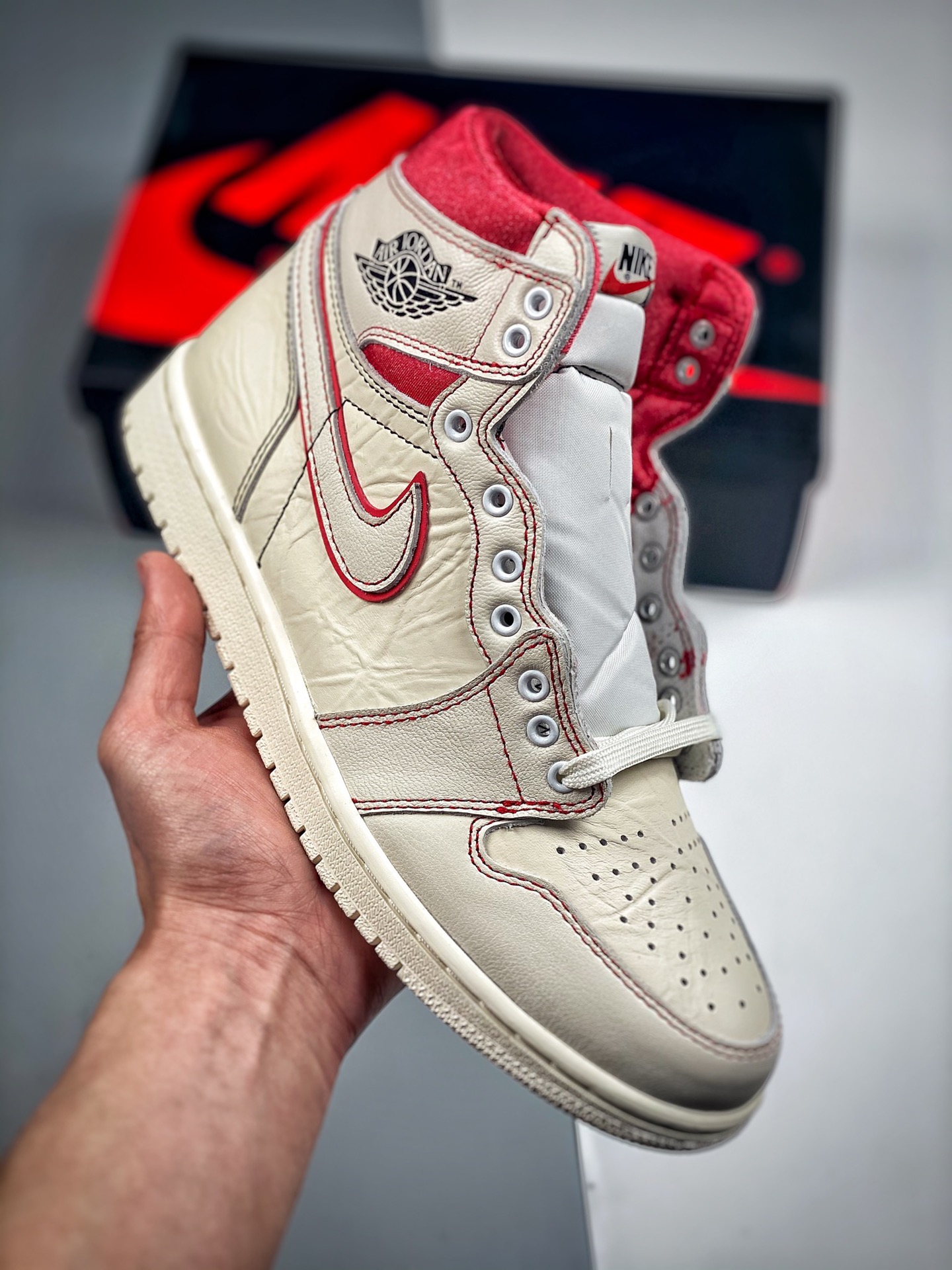 Air Jordan 1 “Obsidian”兔八哥 纯原大厂出品 同价区间品质天花板 原装纸板原楦开发 极致鞋型一眼正即视感 #独家私模原档案开模，自动区别市面版本 #全鞋采用东莞头层皮，用料绝不含糊 #飞翼3D高频立体感十足 细节全方…
