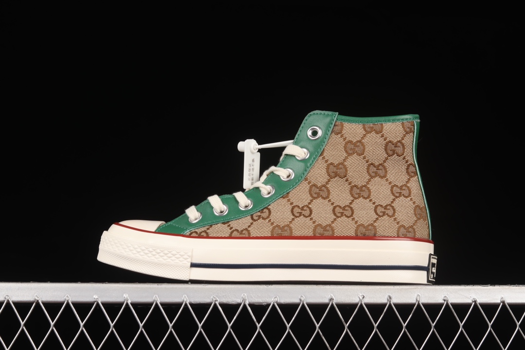 G0 Remake Con Gucci x Converse 匡威潮流款高帮休闲板鞋 169769C经典的1970 万年不变的款式 不分场合 搭配万能 gucci老花顶尖奢侈品的记忆元素 加以撞色的修饰 绝对的抢眼 鞋头为款式做旧特意渲染 介意者慎入