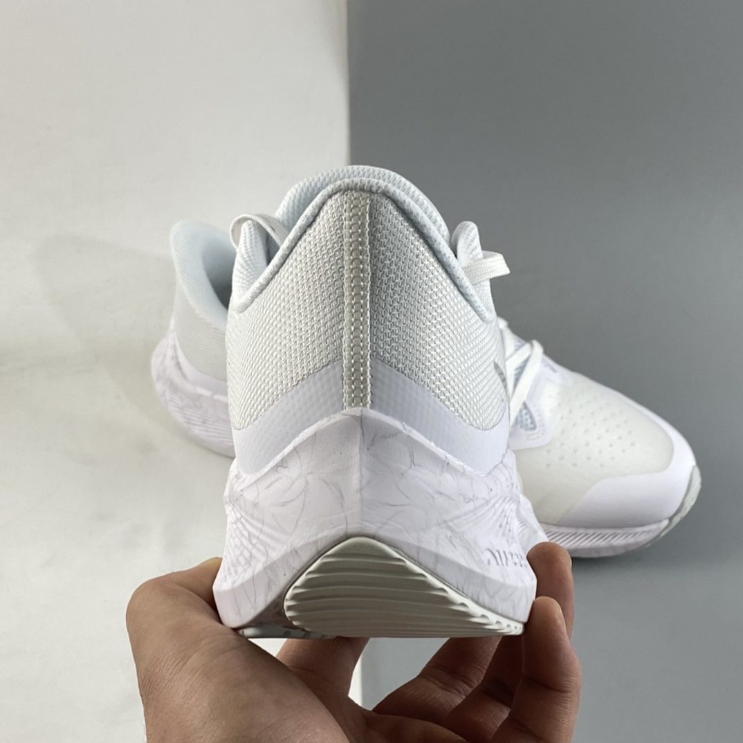 P180 NIKE Zoom Winflo 8 登月新款运动休闲缓震跑步鞋 CW3421-104