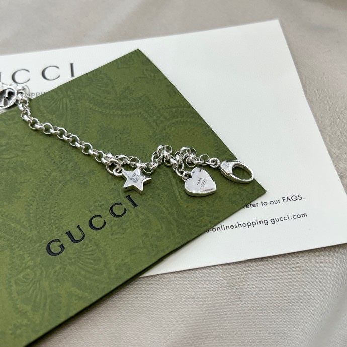 Gucci古驰双G 星星 爱心细版手链 

尺寸：17cm 18cm 19cm 20cm