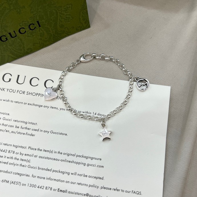 Gucci古驰双G 星星 爱心细版手链 

尺寸：17cm 18cm 19cm 20cm