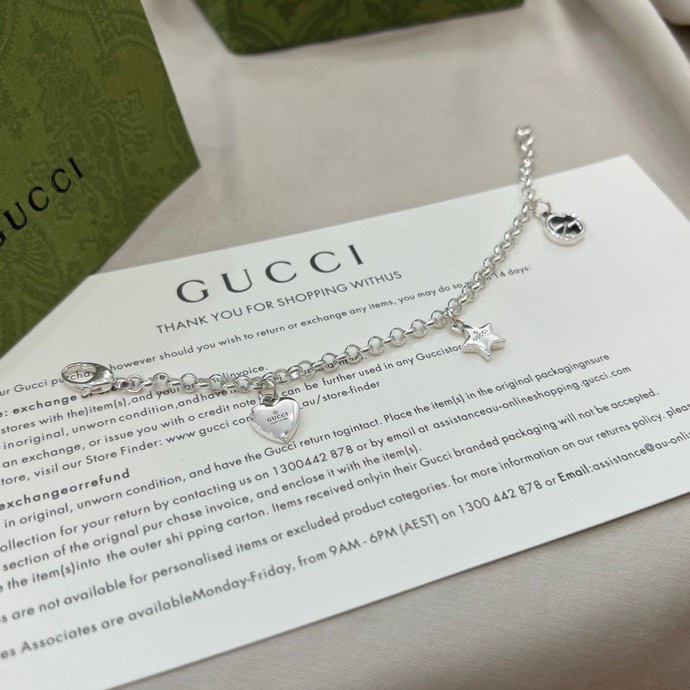 Gucci古驰双G 星星 爱心细版手链 

尺寸：17cm 18cm 19cm 20cm