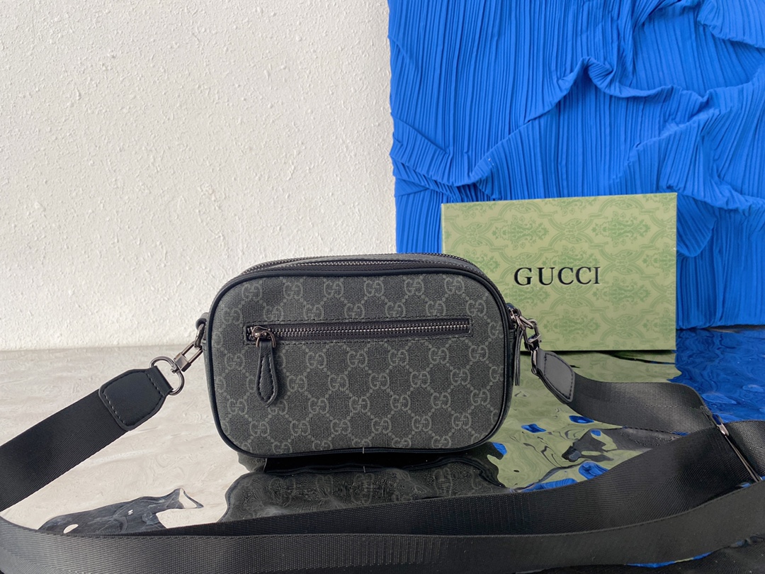 I5  Gucci 古奇   印花GG单肩包 斜挎包 相机包 男女通用采用精湛镶嵌细工，实物拍摄 原厂原版面料 配送小票礼盒 22 x 14cm。”},”title”:” Gucci 古奇   印花GG单肩包 斜挎包 相机包 男女通用采用精湛镶嵌细工，实物拍摄 原厂原版面料 配送小票礼盒 22 x 14cm。
