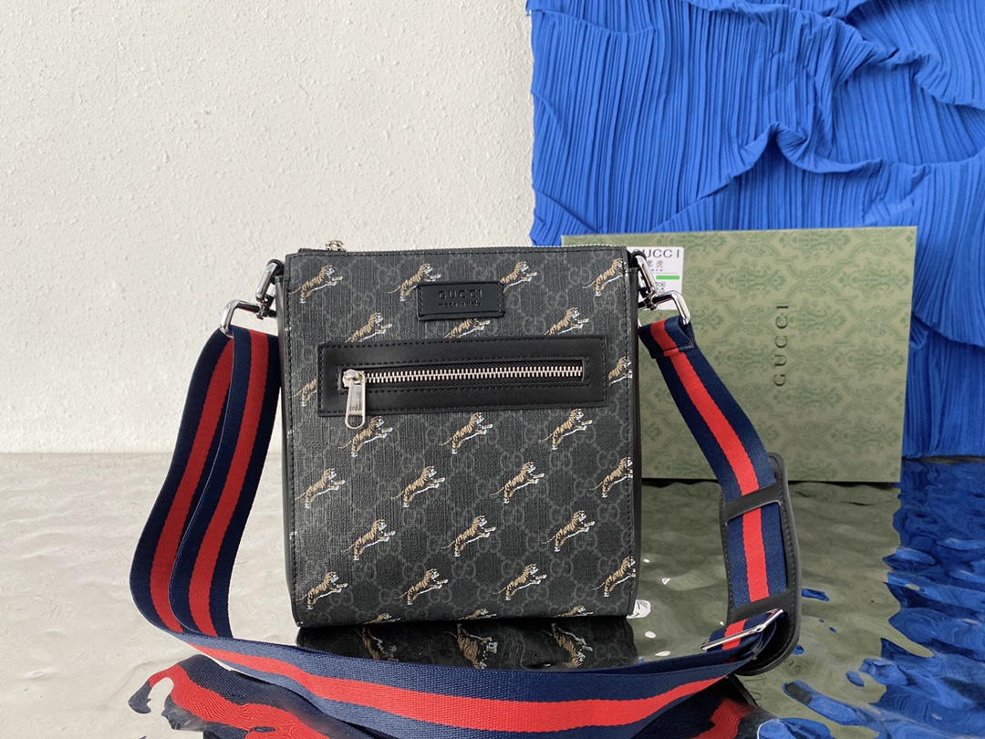 J0  Gucci 古奇   GG印花彩带老虎斜挎包 单肩包 采用精湛镶嵌细工，实物拍摄 原厂原版面料 474137 配送小票 礼盒 21 x 24 cm。