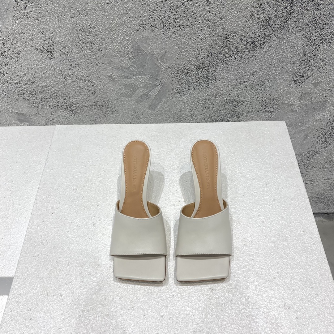 Bottega Veneta 高跟凉鞋 羊皮 白色 方头