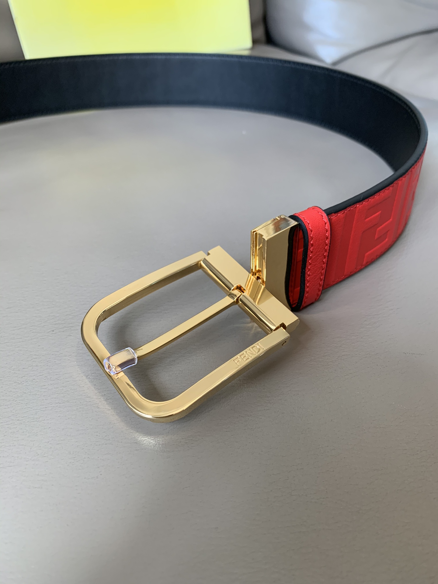 Fendi 五金做工精细 线条流畅 表面光滑 𝐙𝐏电镀工艺 香港通关【𝐇𝐀𝐀𝐒】 进口皮料