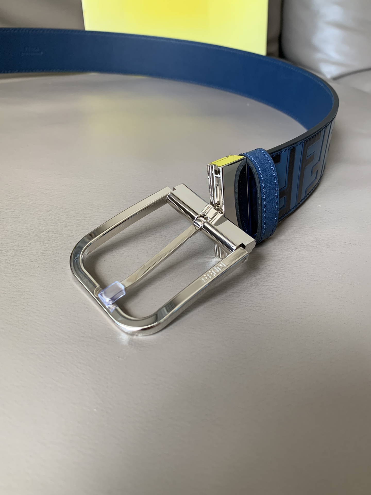 Fendi 五金做工精细 线条流畅 表面光滑 𝐙𝐏电镀工艺 香港通关【𝐇𝐀𝐀𝐒】 进口皮料