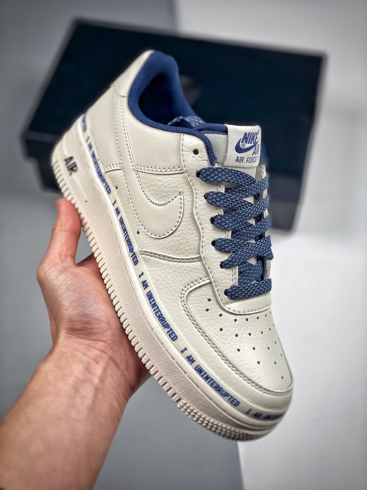 Nike Air Force 1 Low Graffiti con rotuladores de colores, horma original y cartón original para crear la auténtica form…