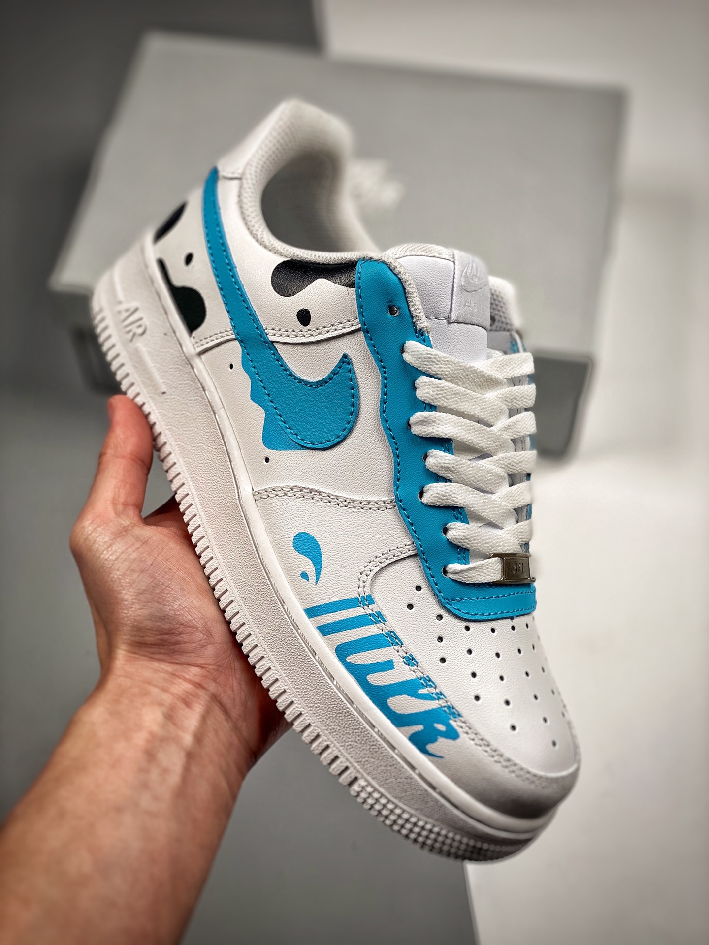 Nike Air Force 1 Low Vaca, horma original y cartón original para crear la auténtica forma de la Fuerza Aérea, enfocado …