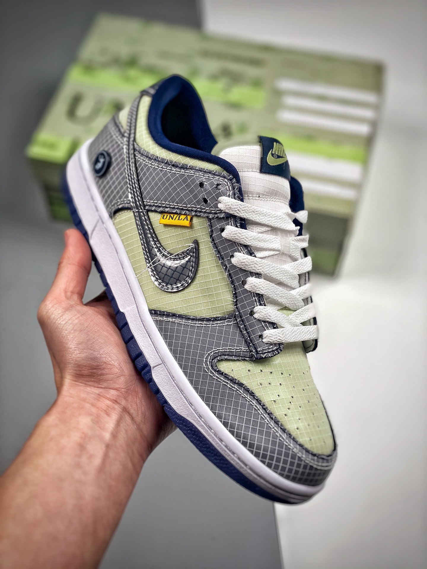 Union LA x Nike Dunk Low Gray/Green This colorway takes a light purple base with light blue overlays and exposed orange…