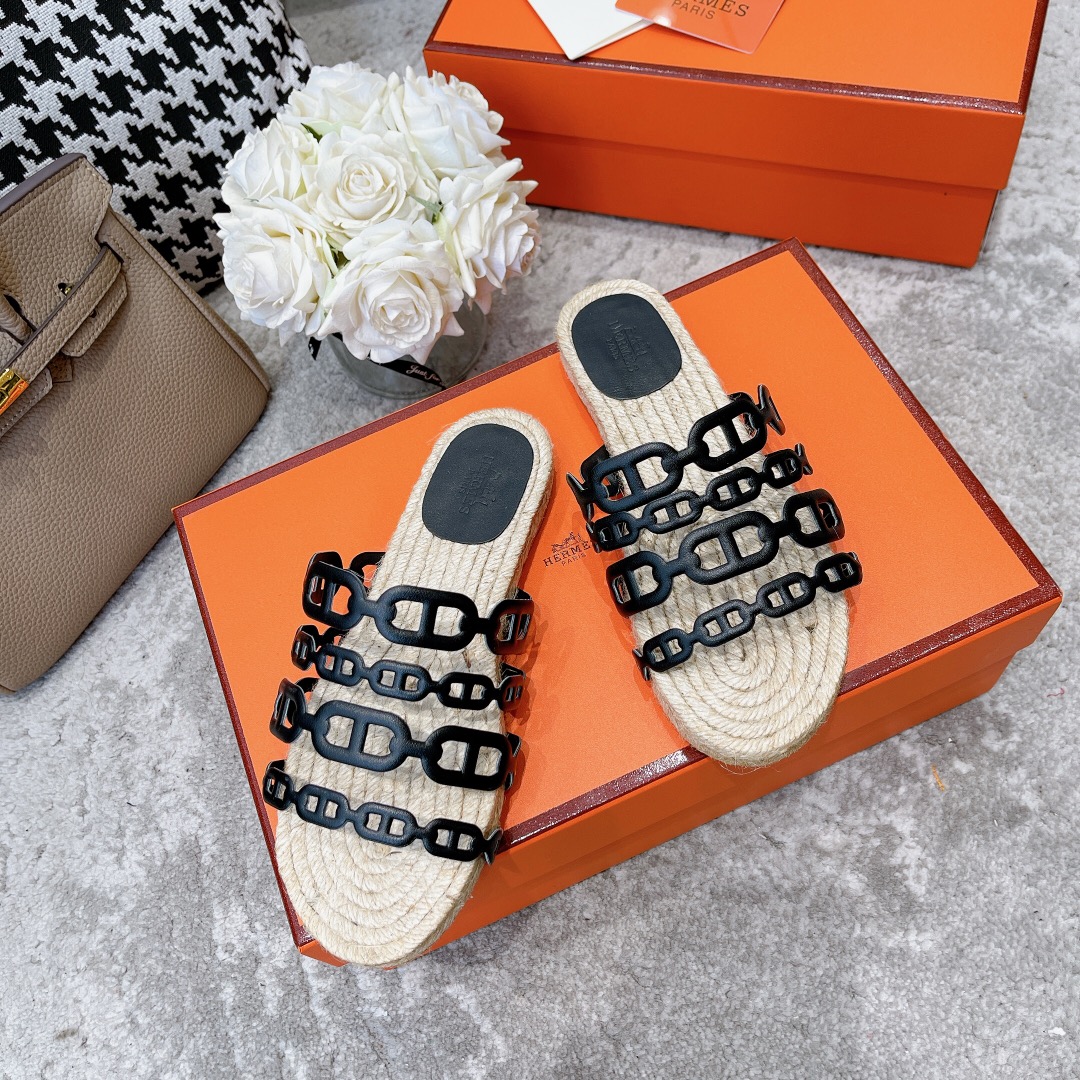 NO:442857,Hermes New Spring and Summer Style Classic Works Taikoo Hui Purchase Edition Original Developed Original craftsmanship 32 sets of original private molds (personally tested not easy to break, not comparable to market currency) Weight + foot feel is the same as ZP Fabric Ordered Fabric Fitting A-grade Sheepskin Outsole Italian leather genuine sole Size35-40 (40.41 Customized without return or replacement), Slippers, hermes, hermes, slippers, sheepskin19860909Hermes 爱马仕 春夏新款  经典之作 太古汇购入版原开发 原版工细艺节 原版私模32套模具（亲自测试不易断,非市面通货可比）重量+脚感方面的真跟zp一摸一样 面料订进制口面料 垫脚A级羊皮 大底意大利皮真底 Size35-40（40.41定制不退不换）,拖鞋,hermes,hermes,slippers,sheepskin,Women's Shoes