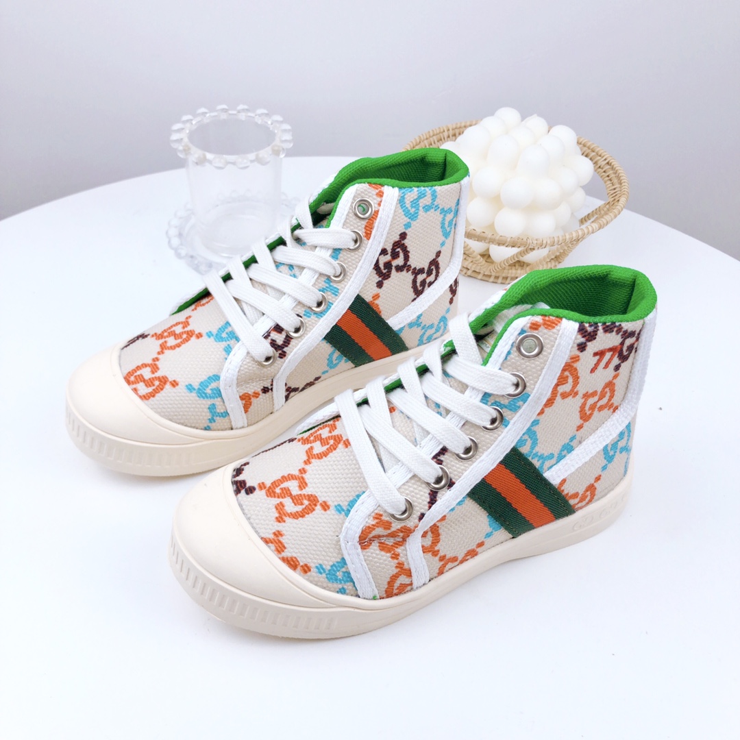 图片[5]-特价 古驰高帮 儿童帆布鞋 尺码：26-37码 宝宝的鞋柜自然少不了一双舒适百搭的鞋子✅古驰这款不用多介绍，经典中的经典，橡胶硫化底，防滑耐磨舒适，超级好穿‼️-选品中心