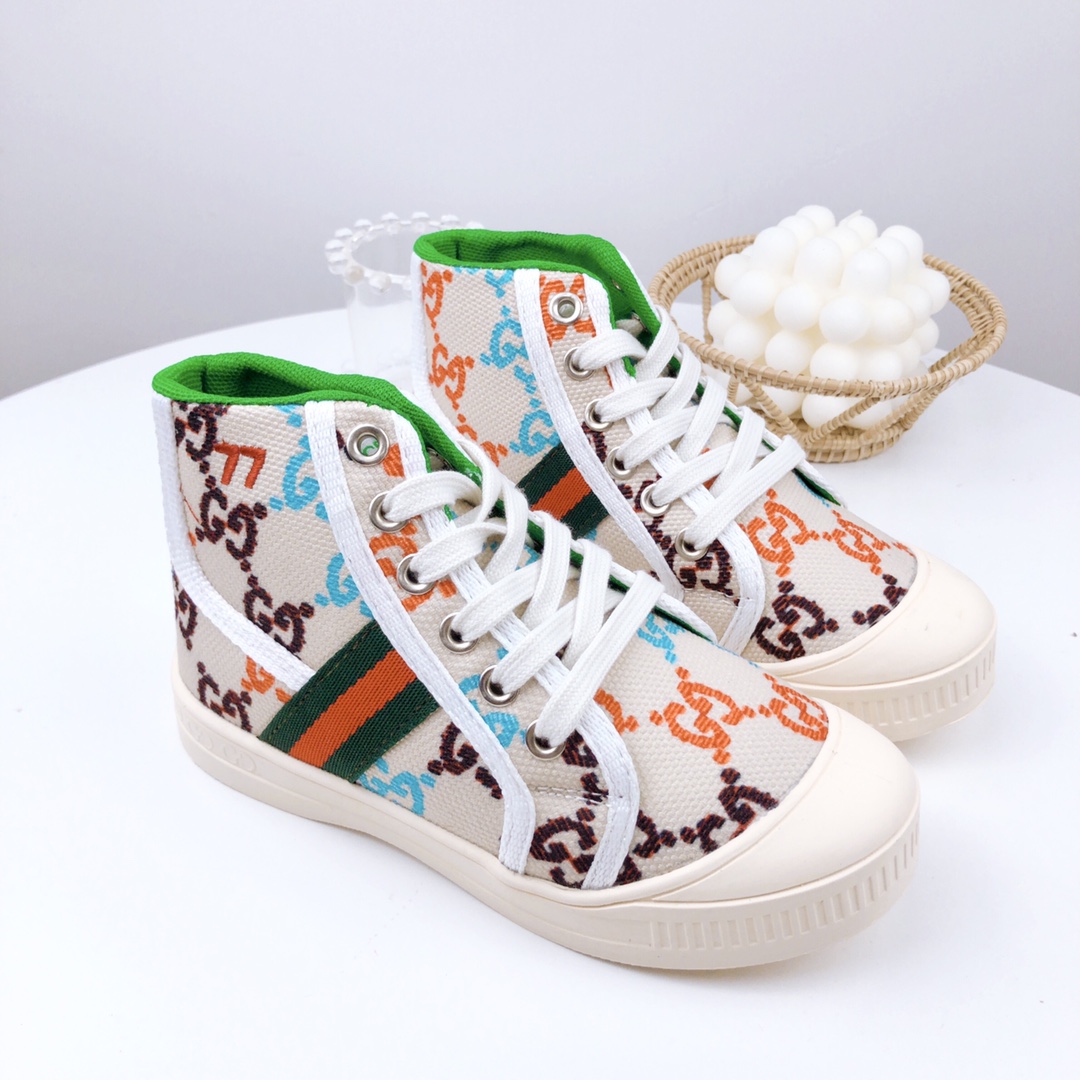 特价 古驰高帮 儿童帆布鞋 尺码：26-37码 宝宝的鞋柜自然少不了一双舒适百搭的鞋子✅古驰这款不用多介绍，经典中的经典，橡胶硫化底，防滑耐磨舒适，超级好穿‼️-选品中心