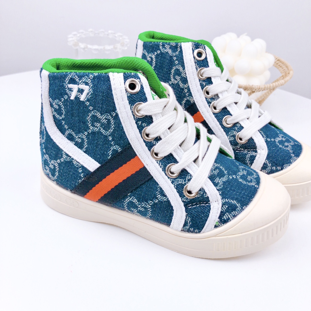 图片[2]-特价 古驰高帮 儿童帆布鞋 尺码：26-37码 宝宝的鞋柜自然少不了一双舒适百搭的鞋子✅古驰这款不用多介绍，经典中的经典，橡胶硫化底，防滑耐磨舒适，超级好穿‼️-选品中心