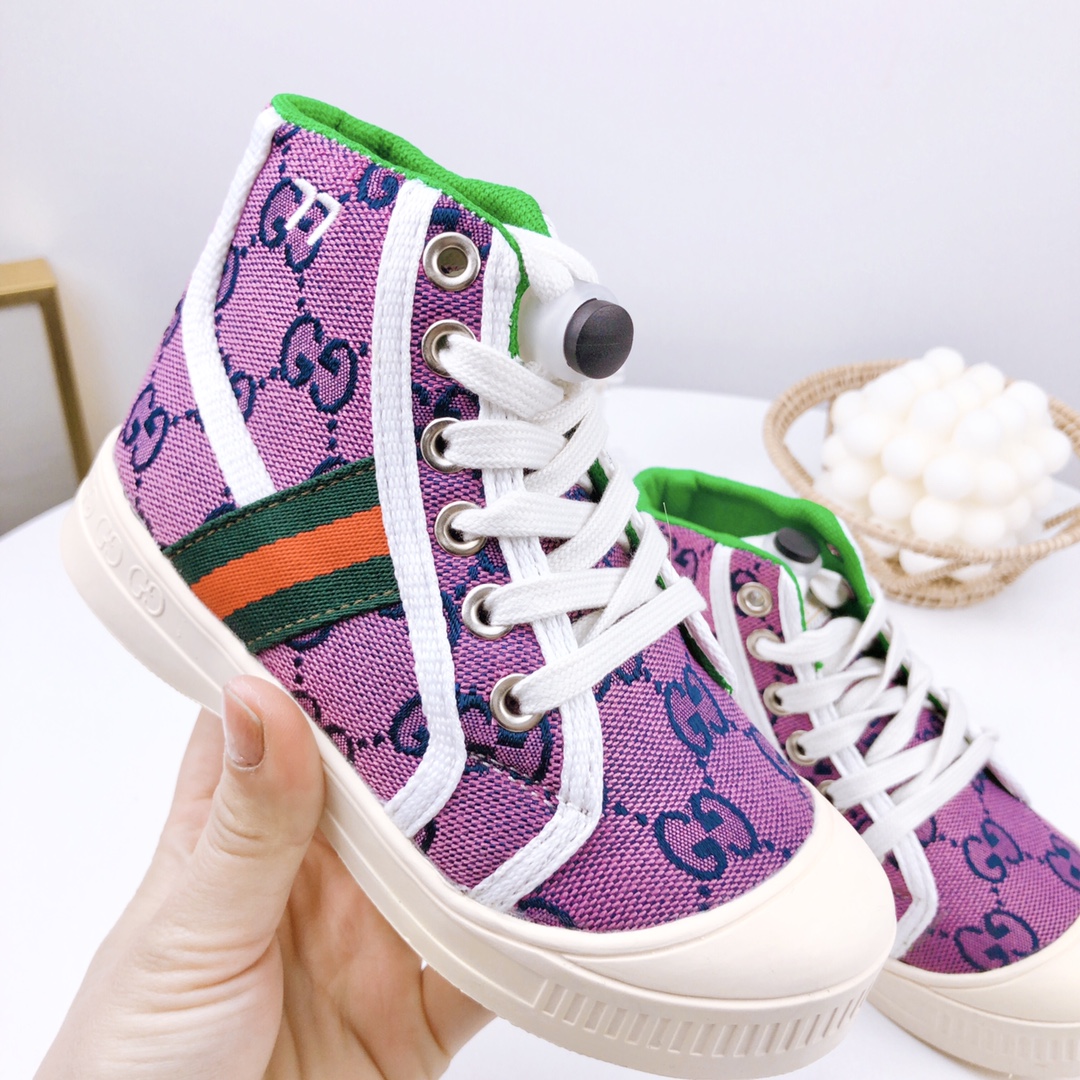 图片[3]-特价 古驰高帮 儿童帆布鞋 尺码：26-37码 宝宝的鞋柜自然少不了一双舒适百搭的鞋子✅古驰这款不用多介绍，经典中的经典，橡胶硫化底，防滑耐磨舒适，超级好穿‼️-选品中心