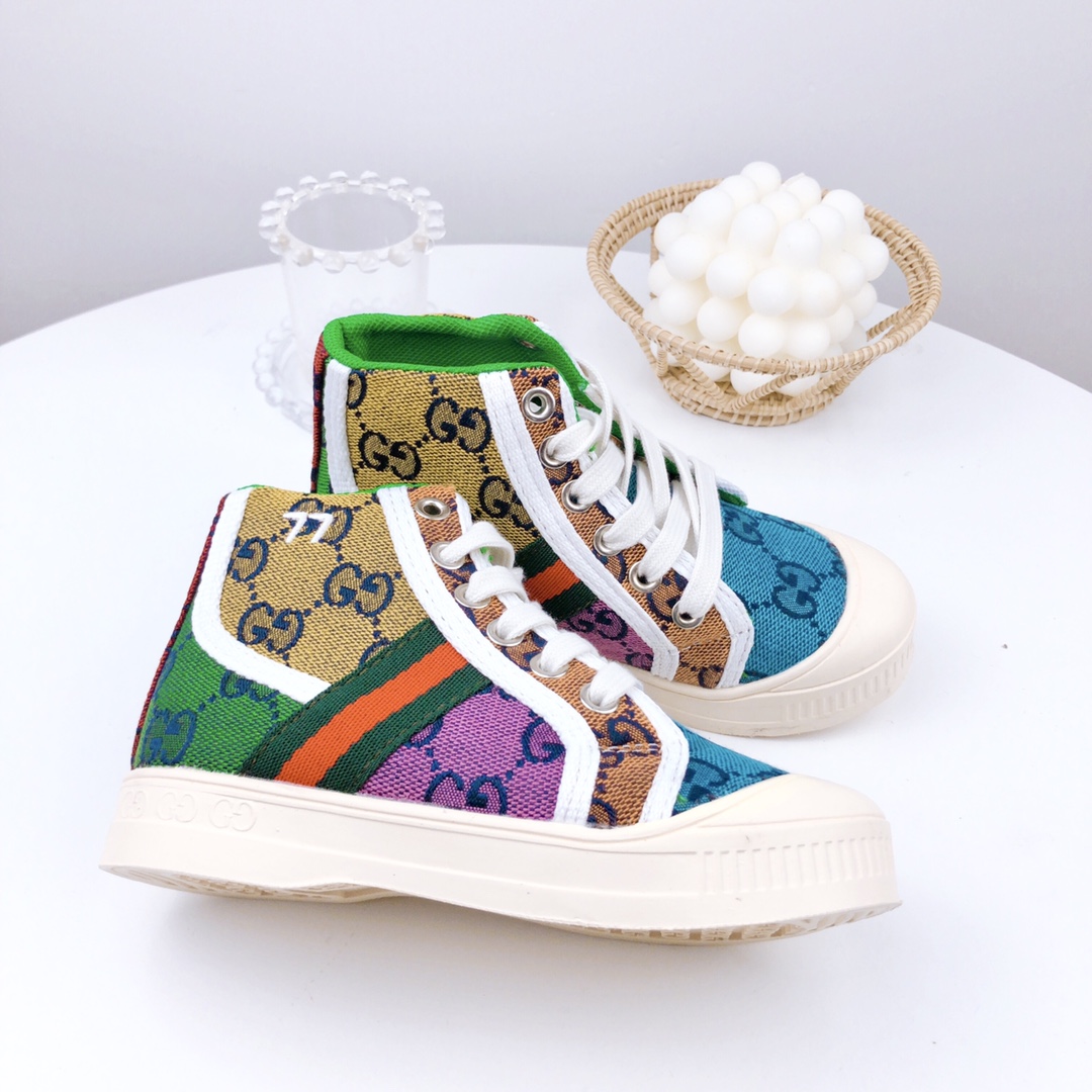 图片[9]-特价 古驰高帮 儿童帆布鞋 尺码：26-37码 宝宝的鞋柜自然少不了一双舒适百搭的鞋子✅古驰这款不用多介绍，经典中的经典，橡胶硫化底，防滑耐磨舒适，超级好穿‼️-选品中心