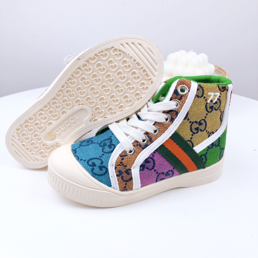 图片[6]-特价 古驰高帮 儿童帆布鞋 尺码：26-37码 宝宝的鞋柜自然少不了一双舒适百搭的鞋子✅古驰这款不用多介绍，经典中的经典，橡胶硫化底，防滑耐磨舒适，超级好穿‼️-选品中心