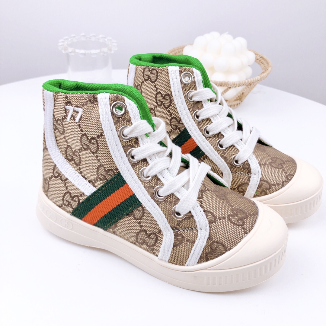 图片[2]-特价 古驰高帮 儿童帆布鞋 尺码：26-37码 宝宝的鞋柜自然少不了一双舒适百搭的鞋子✅古驰这款不用多介绍，经典中的经典，橡胶硫化底，防滑耐磨舒适，超级好穿‼️-选品中心