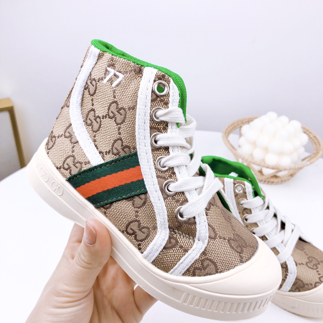 图片[3]-特价 古驰高帮 儿童帆布鞋 尺码：26-37码 宝宝的鞋柜自然少不了一双舒适百搭的鞋子✅古驰这款不用多介绍，经典中的经典，橡胶硫化底，防滑耐磨舒适，超级好穿‼️-选品中心