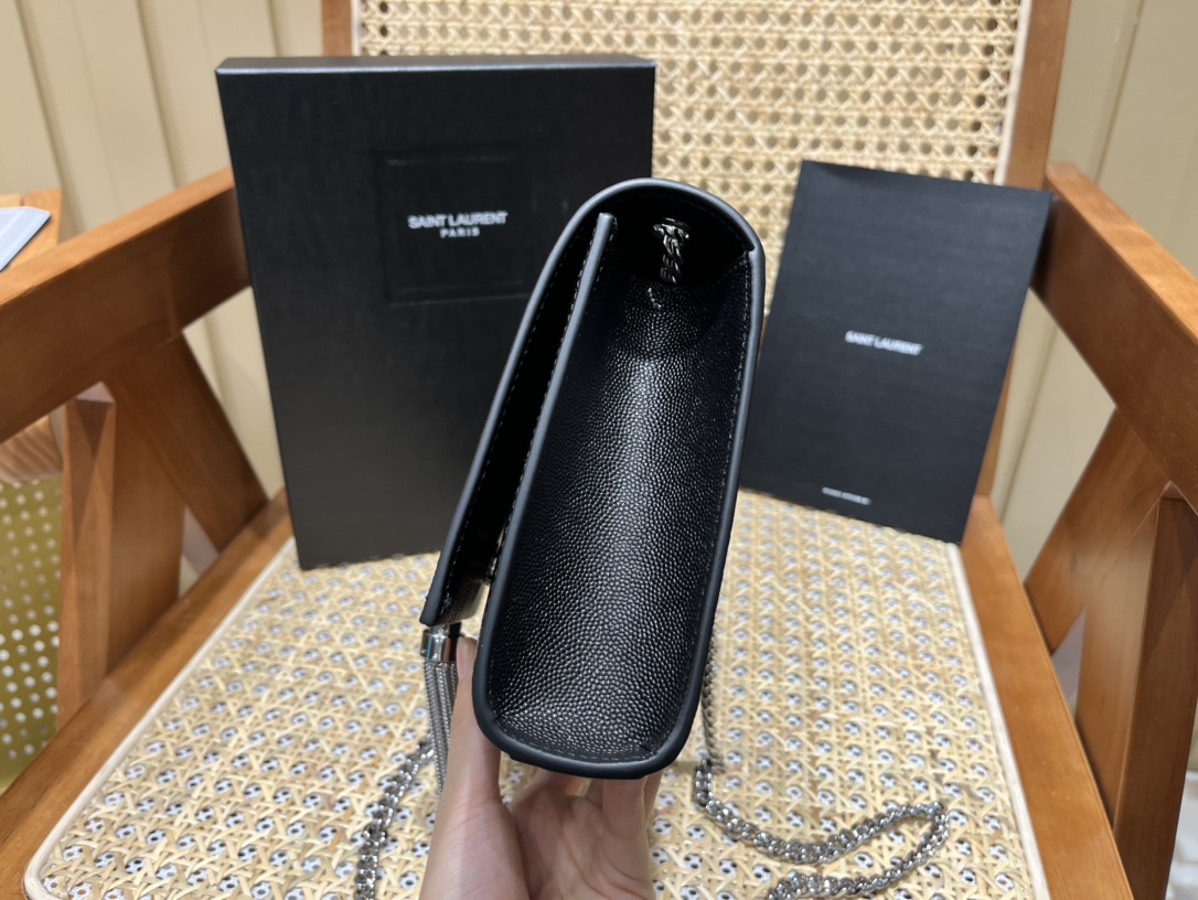 YSL 𝑲𝒂𝒕𝒆 𝟮𝟰𝒄𝒎 鱼子酱流苏包 354119黑色/银扣