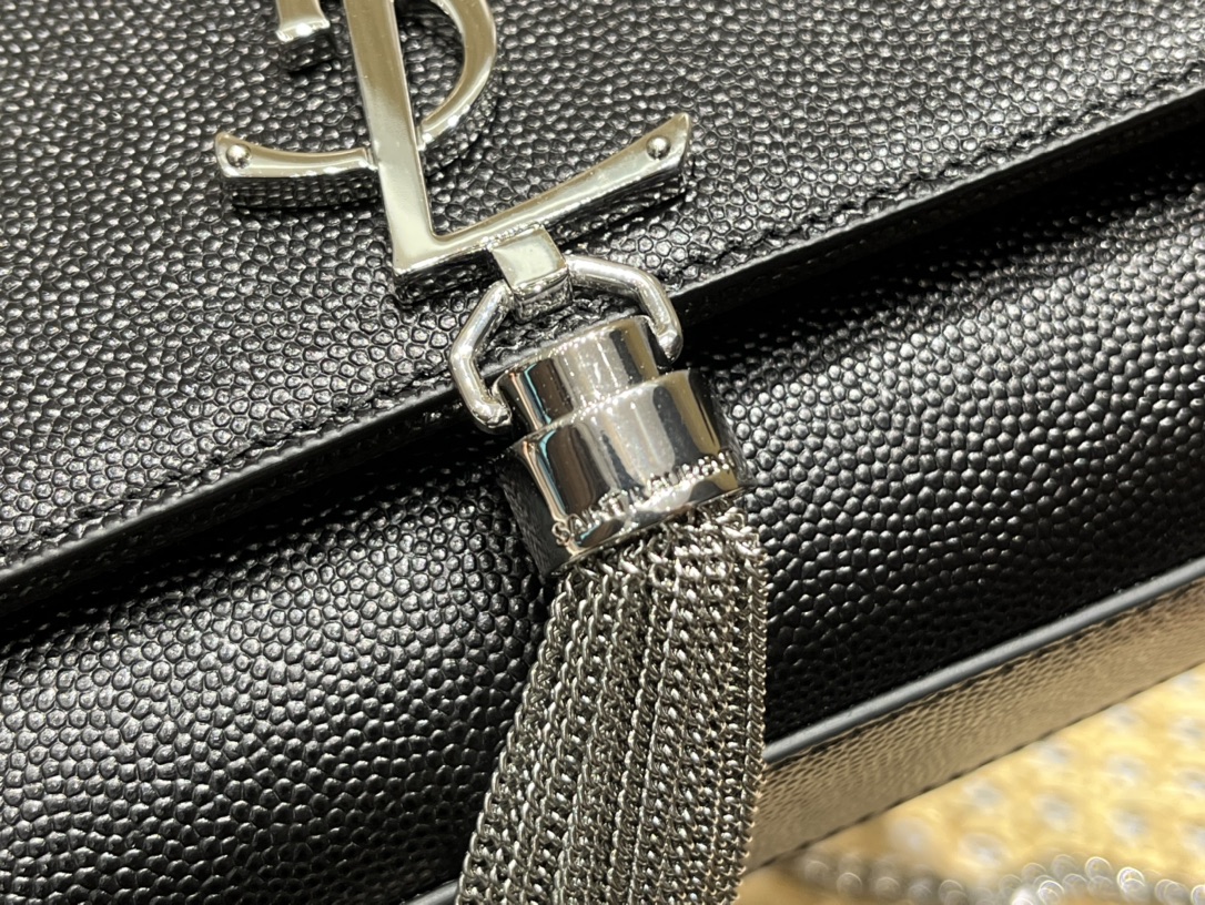 YSL 𝑲𝒂𝒕𝒆 𝟮𝟰𝒄𝒎 鱼子酱流苏包 354119黑色/银扣