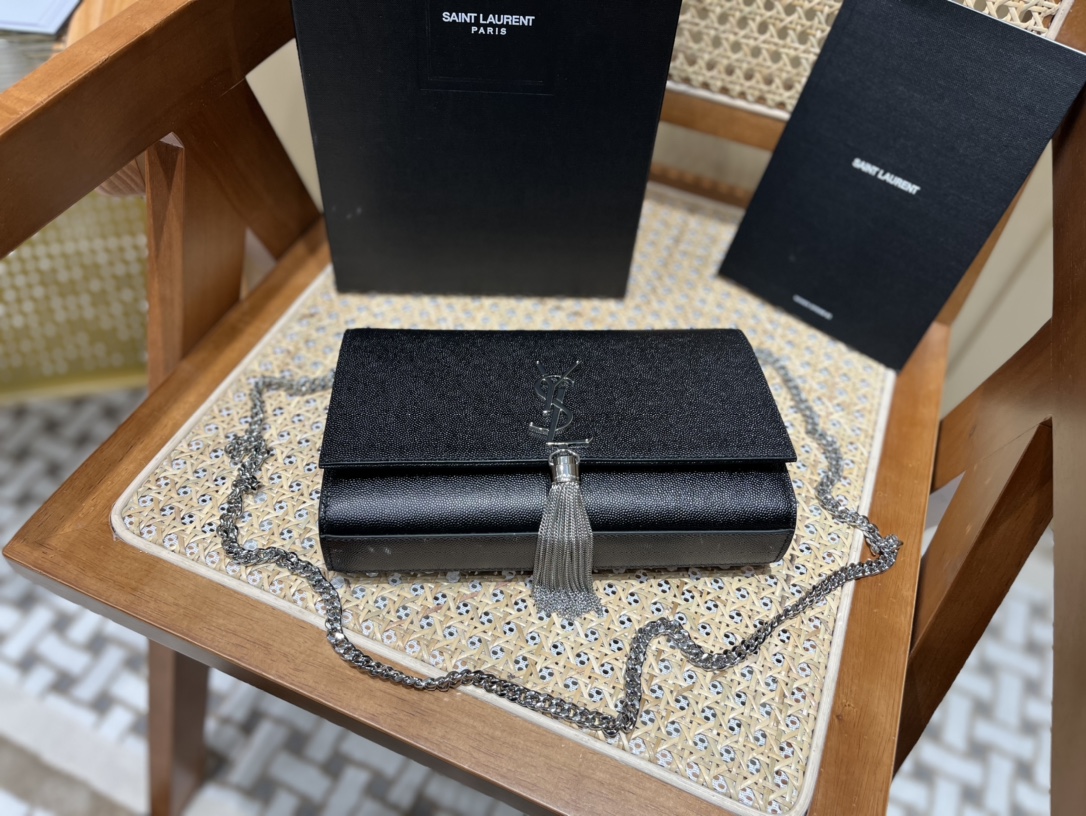 YSL 𝑲𝒂𝒕𝒆 𝟮𝟰𝒄𝒎 鱼子酱流苏包 354119黑色/银扣