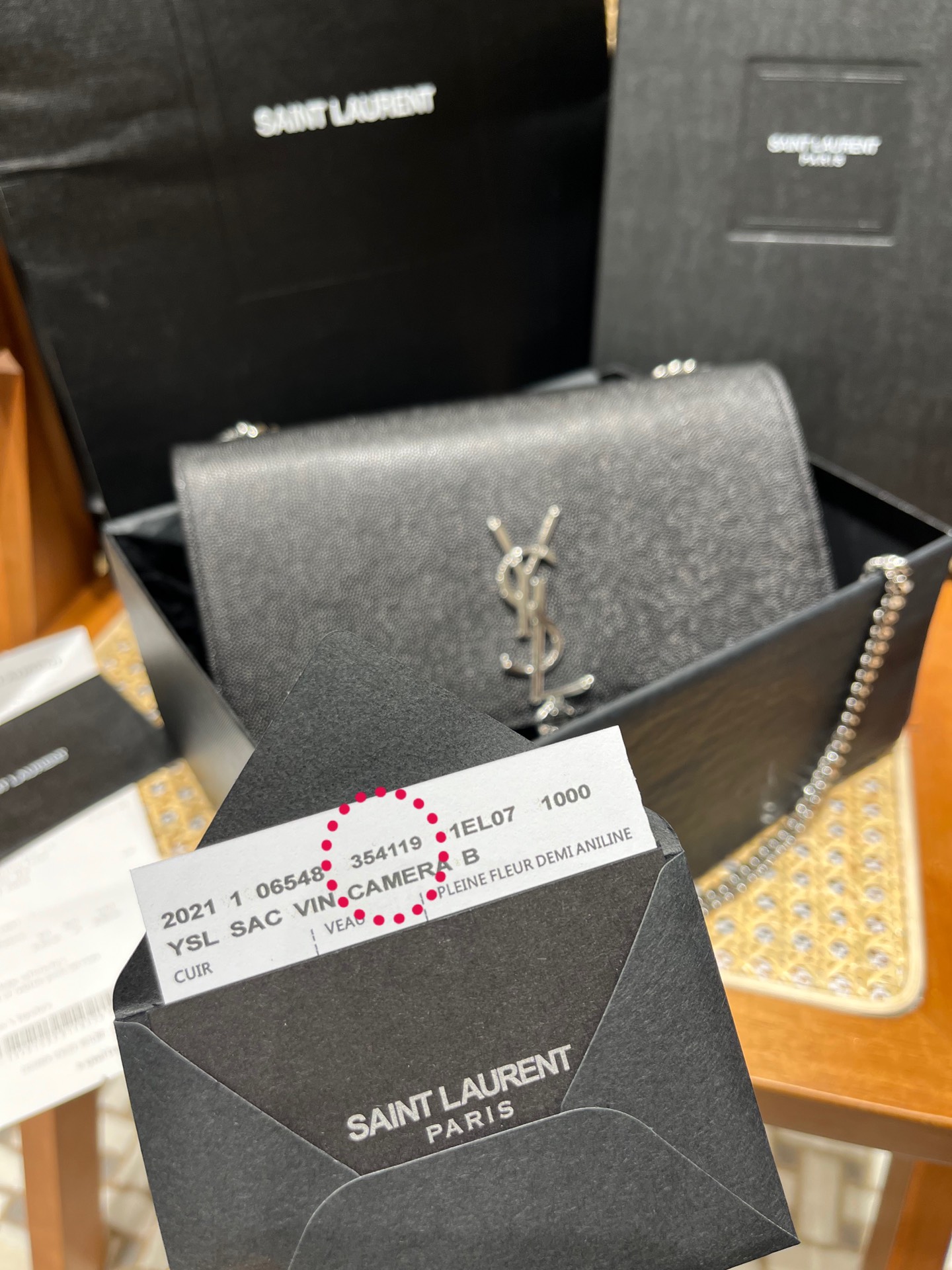 YSL 𝑲𝒂𝒕𝒆 𝟮𝟰𝒄𝒎 鱼子酱流苏包 354119黑色/银扣