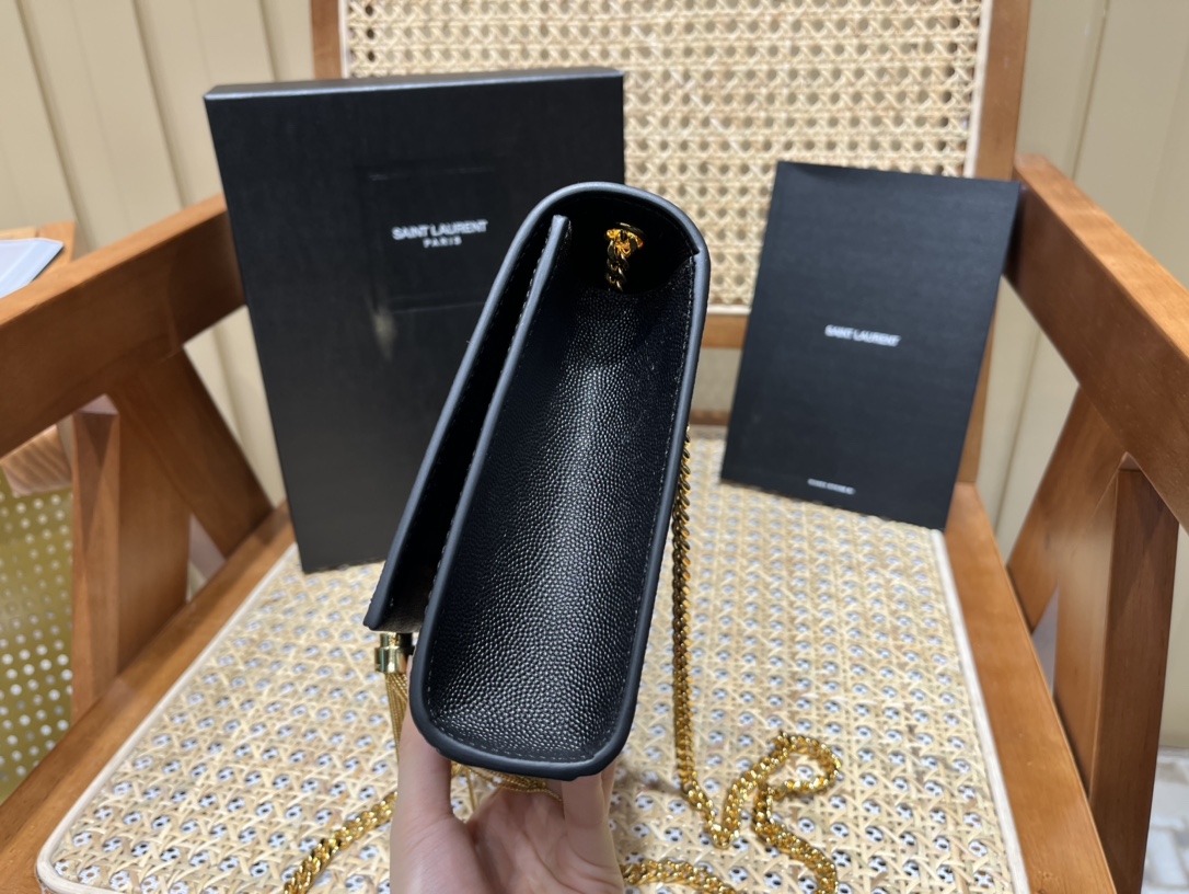 YSL 𝑲𝒂𝒕𝒆 𝟮𝟰𝒄𝒎 鱼子酱流苏包 354119黑色/金扣