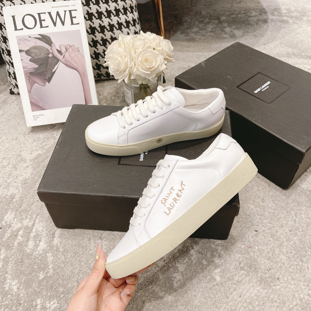 Luxury Saint Laurent St. Roland Sneakers: Premium Materials, Classic Design, Comfortable Fit - 图片 4