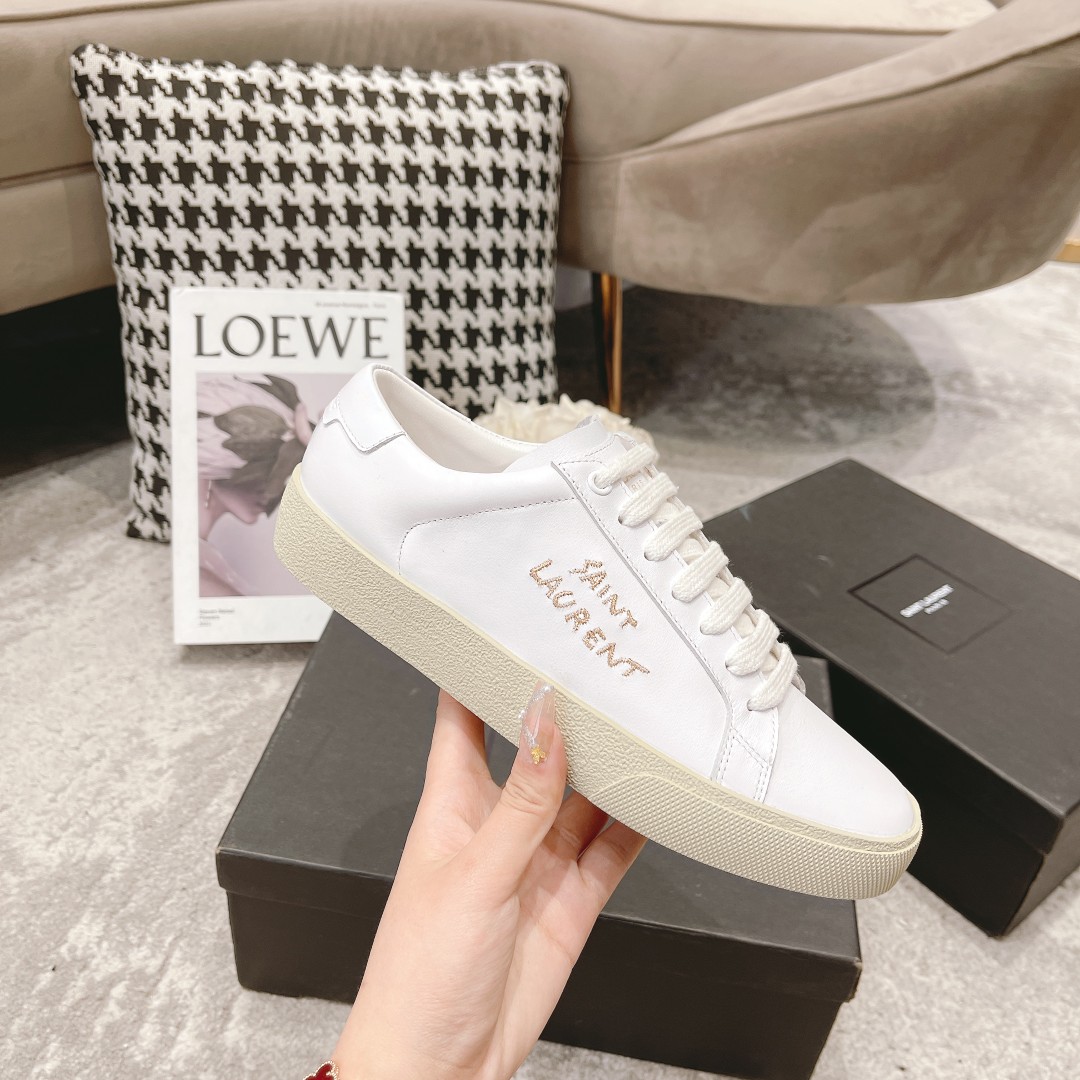 Luxury Saint Laurent St. Roland Sneakers: Premium Materials, Classic Design, Comfortable Fit - 图片 5