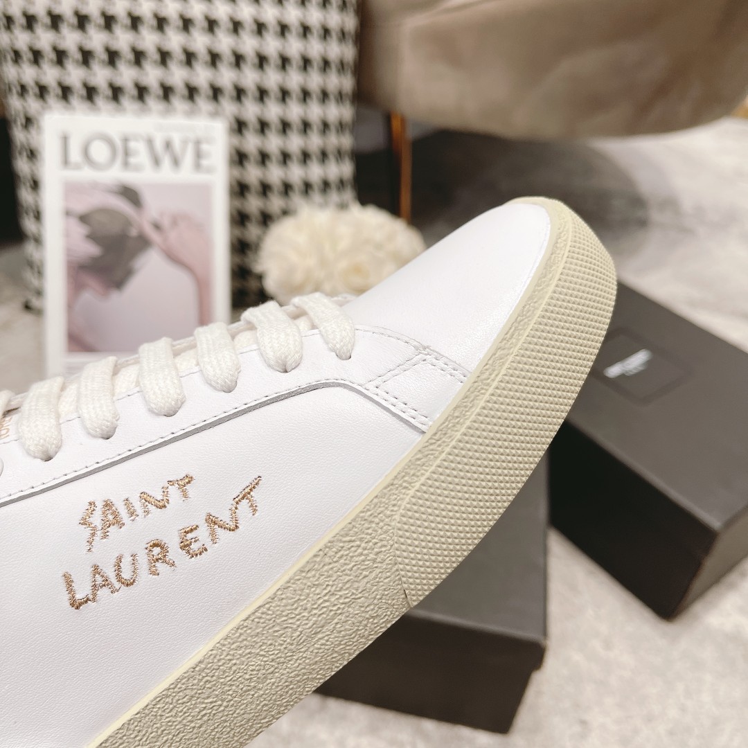 Luxury Saint Laurent St. Roland Sneakers: Premium Materials, Classic Design, Comfortable Fit - 图片 9