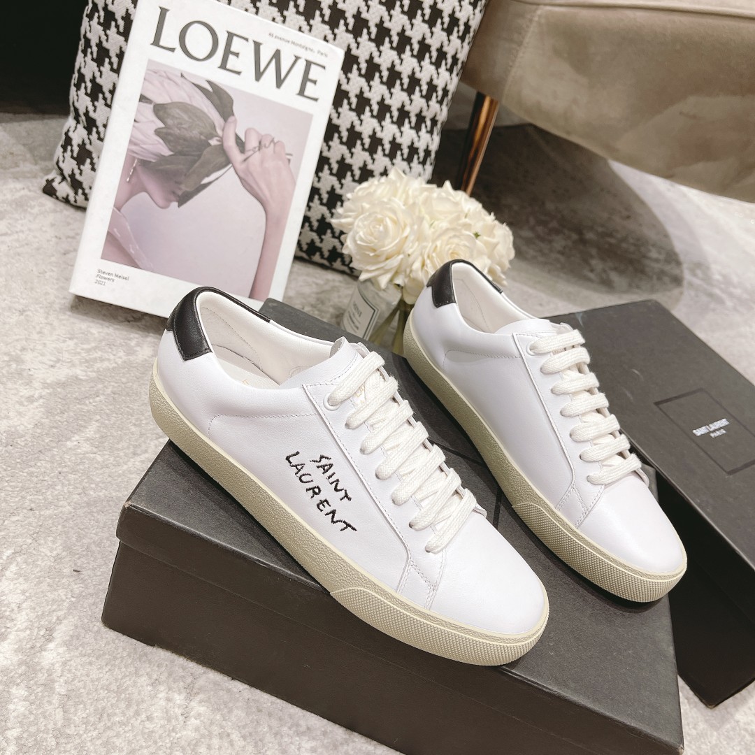 Luxury Saint Laurent St. Roland Sneakers: Premium Materials, Comfortable Fit, $552 - 图片 3
