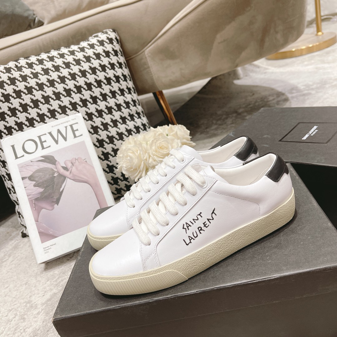 Luxury Saint Laurent St. Roland Sneakers: Premium Materials, Comfortable Fit, $552 - 图片 4