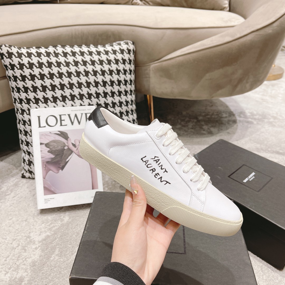Luxury Saint Laurent St. Roland Sneakers: Premium Materials, Comfortable Fit, $552 - 图片 5