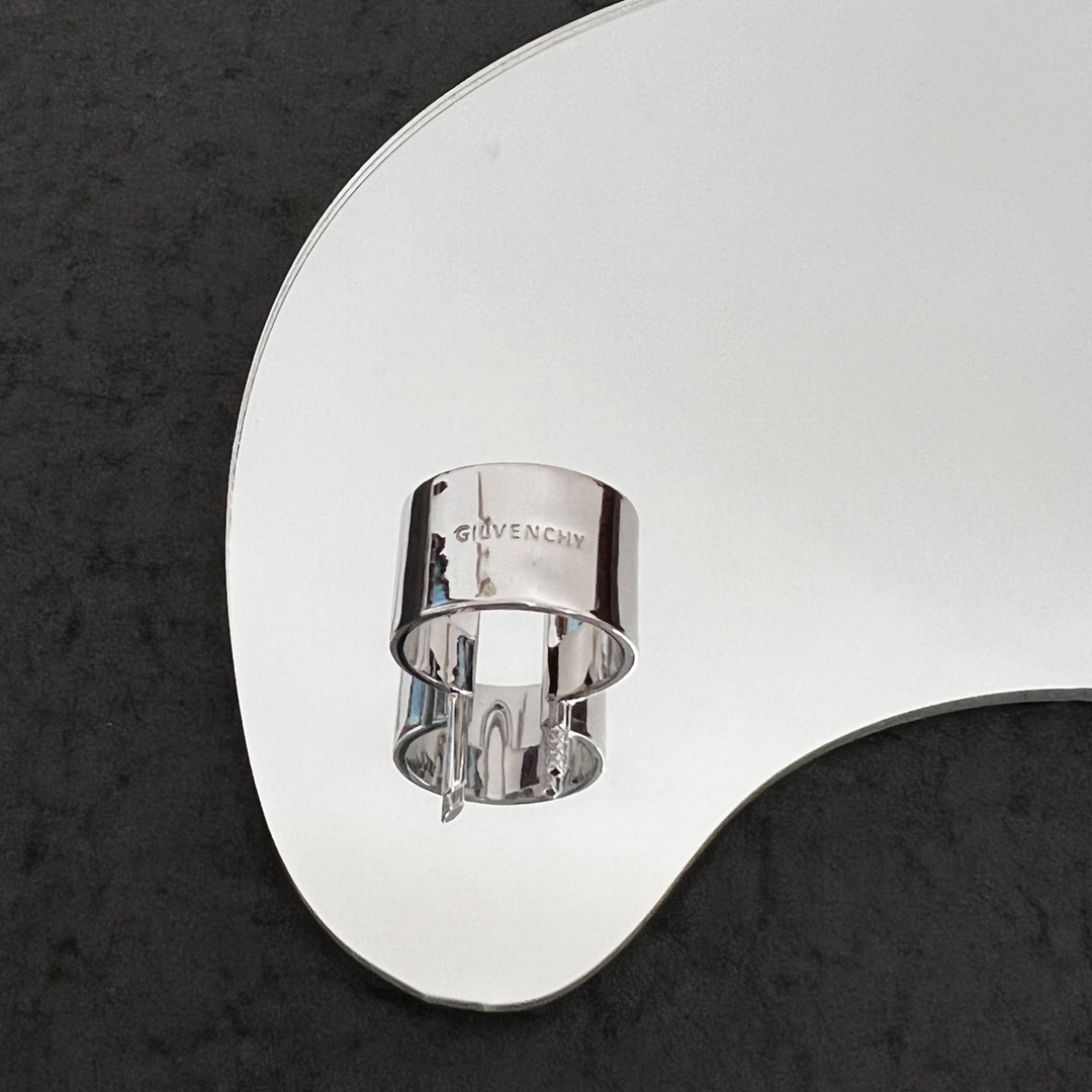 Luxury Givenchy Vanch Ring: Exclusive High-Quality Gold-Filled Cabinet Suit (20 words) - 图片 8