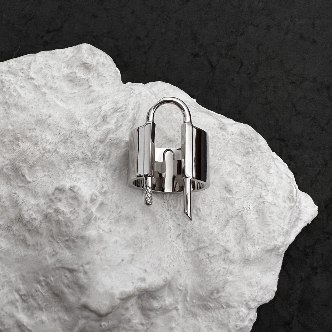 Luxury Givenchy Vanch Ring: Exclusive High-Quality Gold-Filled Cabinet Suit (20 words) - 图片 9