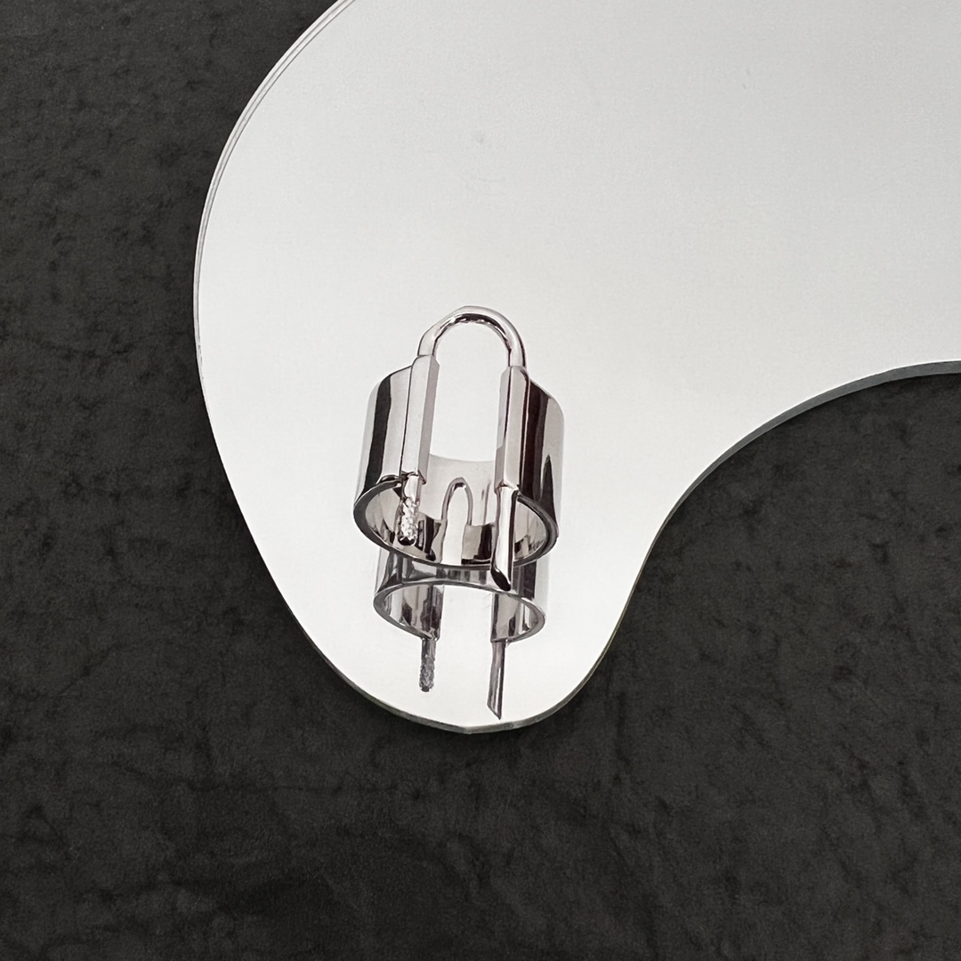 Luxury Givenchy Vanch Ring: Exclusive High-Quality Gold-Filled Cabinet Suit (20 words) - 图片 7