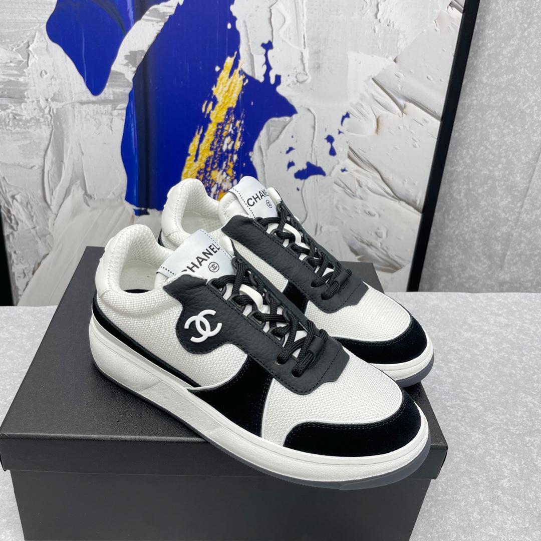 J5 香奈儿  Chanel  2022 火爆休闲运动鞋板鞋 最新的可爱显眼拼色绝了 超好看 时尚耐看又百搭 无法抗拒 工艺完美 舒适度非常棒 鞋面：羊皮原版网布拼接 内里：特定进口三明治网大底：TPU鞋码: 35-41