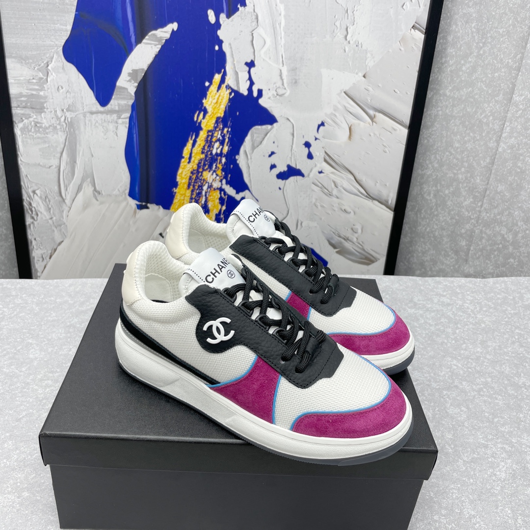 J5 香奈儿  Chanel  2022 火爆休闲运动鞋板鞋 最新的可爱显眼拼色绝了 超好看 时尚耐看又百搭 无法抗拒 工艺完美 舒适度非常棒 鞋面：羊皮原版网布拼接 内里：特定进口三明治网大底：TPU鞋码: 35-41