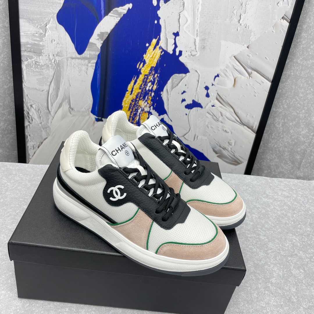 J5 香奈儿  Chanel  2022 火爆休闲运动鞋板鞋 最新的可爱显眼拼色绝了 超好看 时尚耐看又百搭 无法抗拒 工艺完美 舒适度非常棒 鞋面：羊皮原版网布拼接 内里：特定进口三明治网大底：TPU鞋码: 35-41