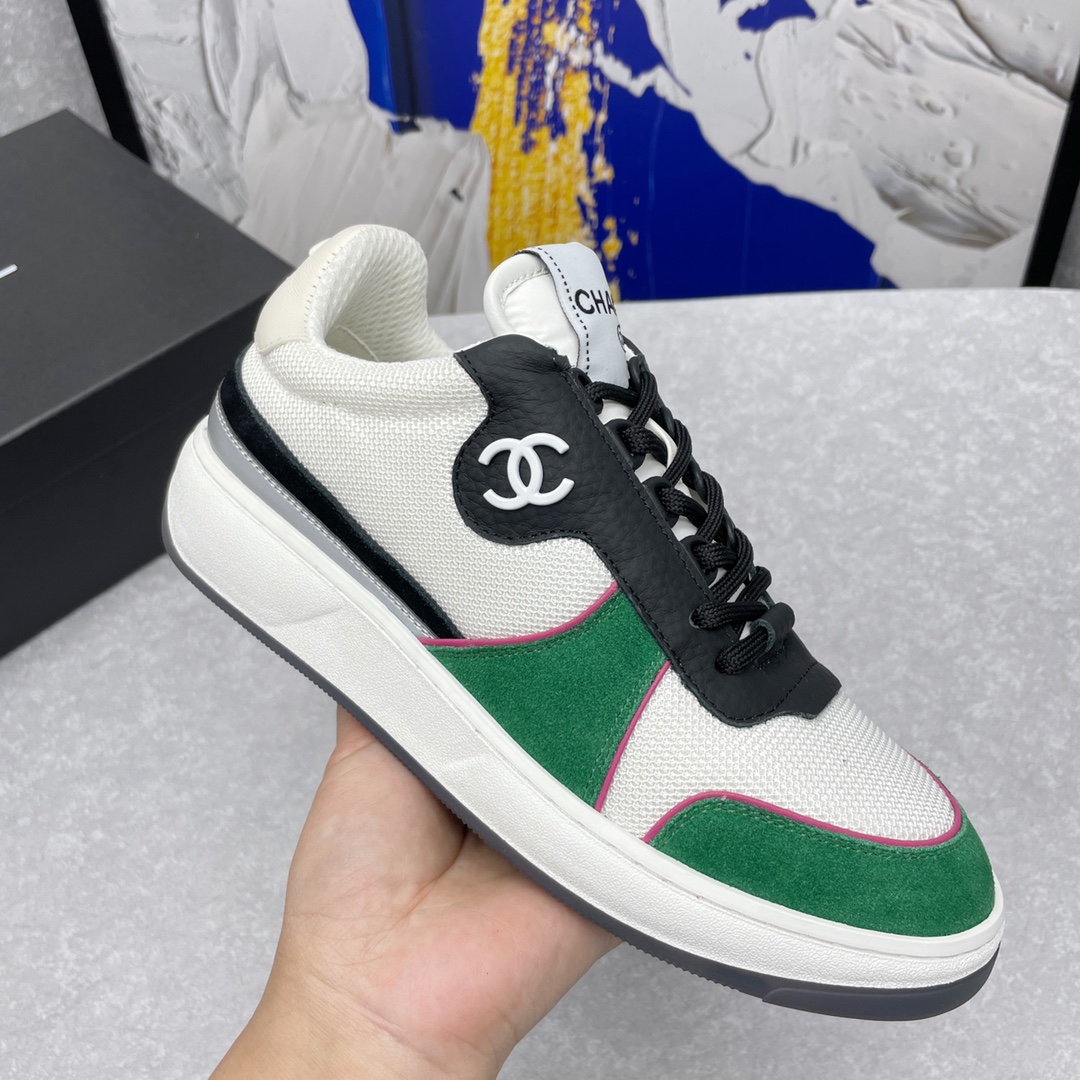 J5 香奈儿  Chanel  2022 火爆休闲运动鞋板鞋 最新的可爱显眼拼色绝了 超好看 时尚耐看又百搭 无法抗拒 工艺完美 舒适度非常棒 鞋面：羊皮原版网布拼接 内里：特定进口三明治网大底：TPU鞋码: 35-41