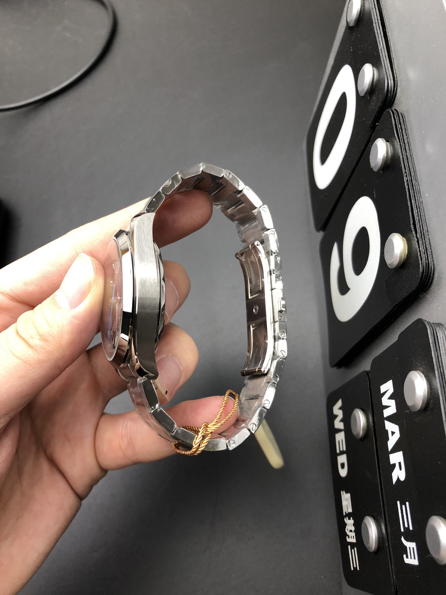 Omega 海马150柚木