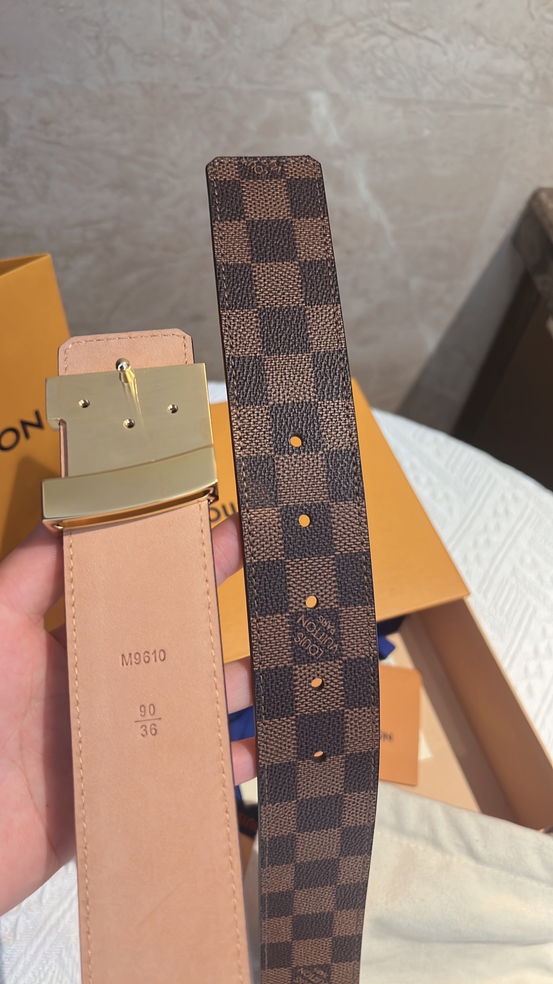 路易威登  标志性字母金属扣搭配经典棋盘格/老花型号:M9808/M9608/M9610 P160