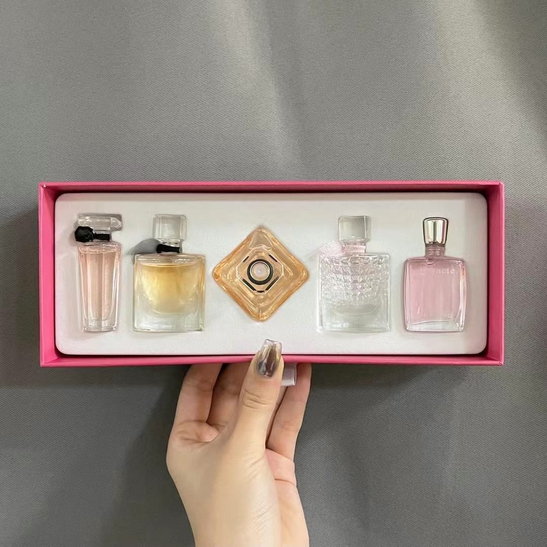 Lancome Miniature Perfume Set - Midnight Rose, La Vie Est Belle & More 2 i1646837048 1666 0