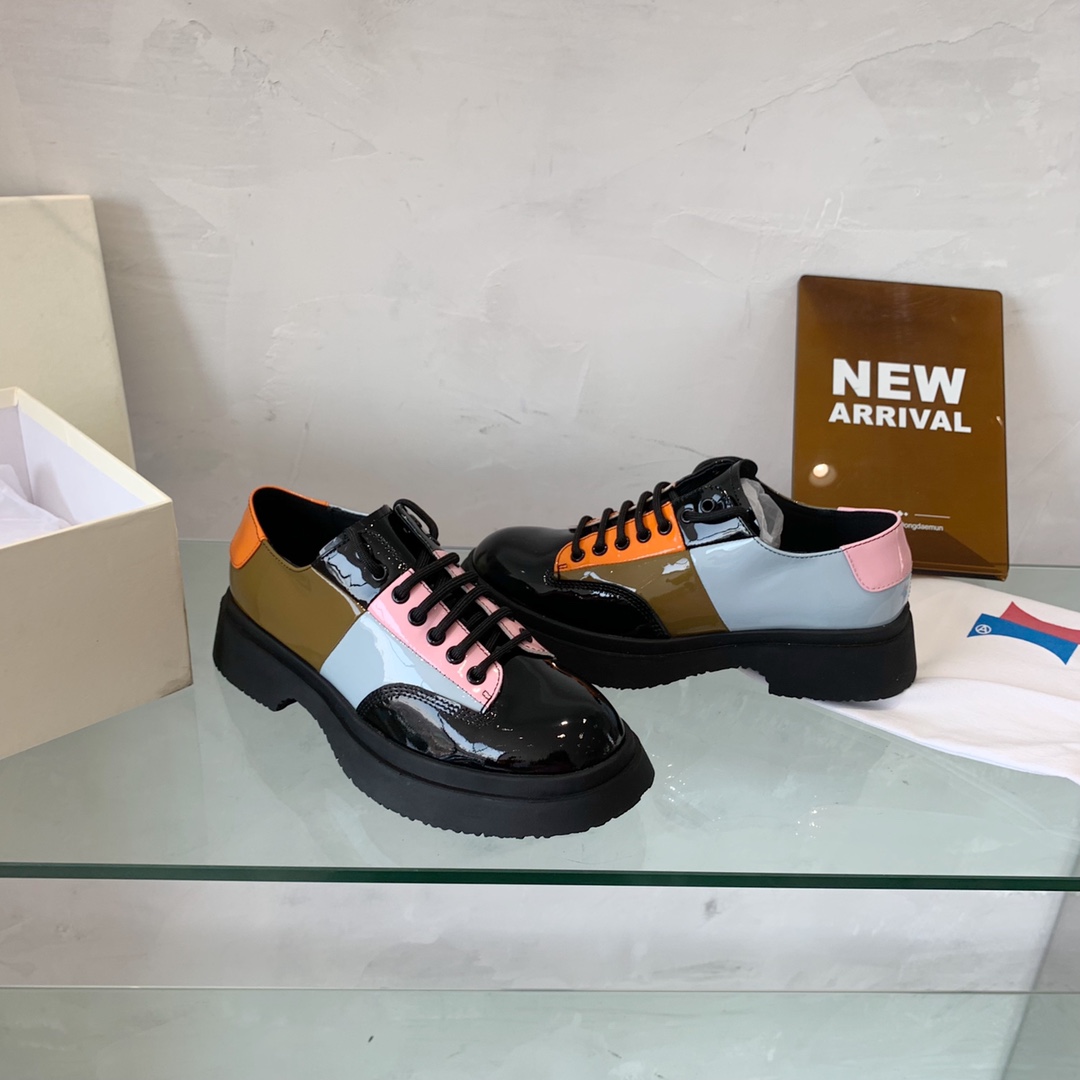 Innovative Super-Flaming Shoe Launch with High-End Quality Development: Code 35-39 - 图片 6