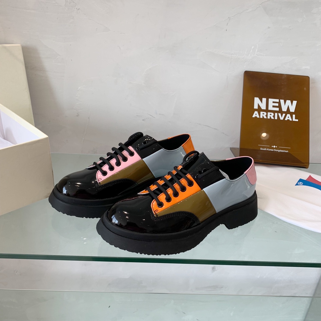 Innovative Super-Flaming Shoe Launch with High-End Quality Development: Code 35-39 - 图片 2