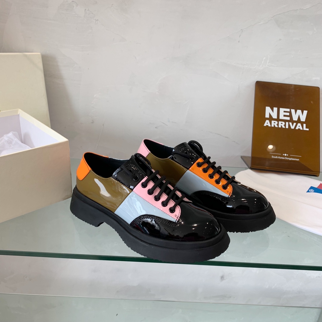 Innovative Super-Flaming Shoe Launch with High-End Quality Development: Code 35-39 - 图片 3