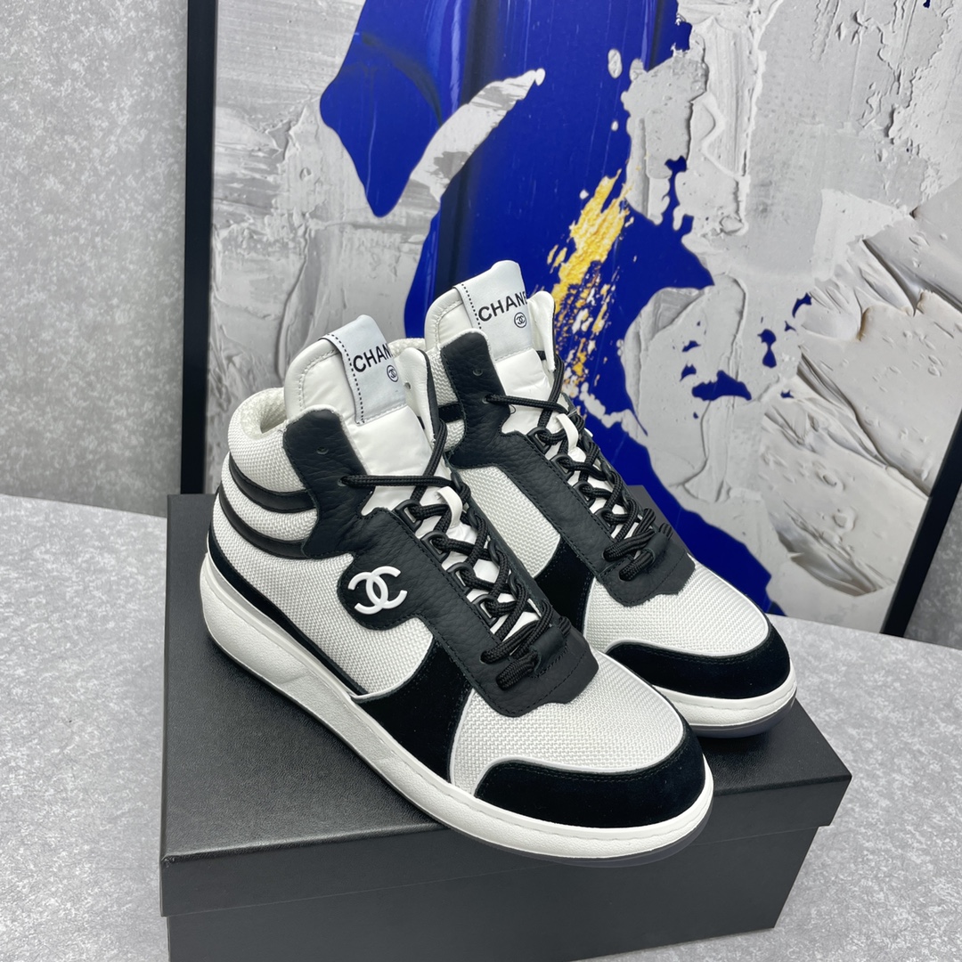 K0 香奈儿  Chanel  2022 火爆休闲运动鞋板鞋 最新的可爱显眼拼色绝了 超好看 时尚耐看又百搭 无法抗拒 工艺完美 舒适度非常棒 鞋面：羊皮原版网布拼接 内里：特定进口三明治网大底：TPU鞋码: 35-41